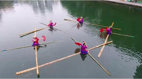 Rolling on the river in Guizhou