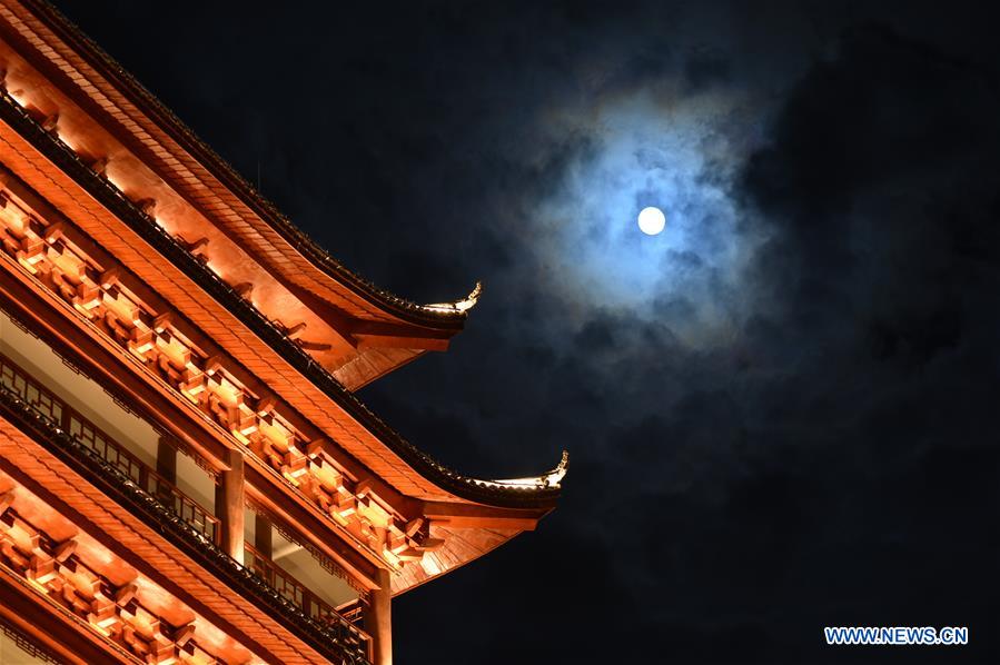 Enjoy the moon across China during Mid-Autumn Festival