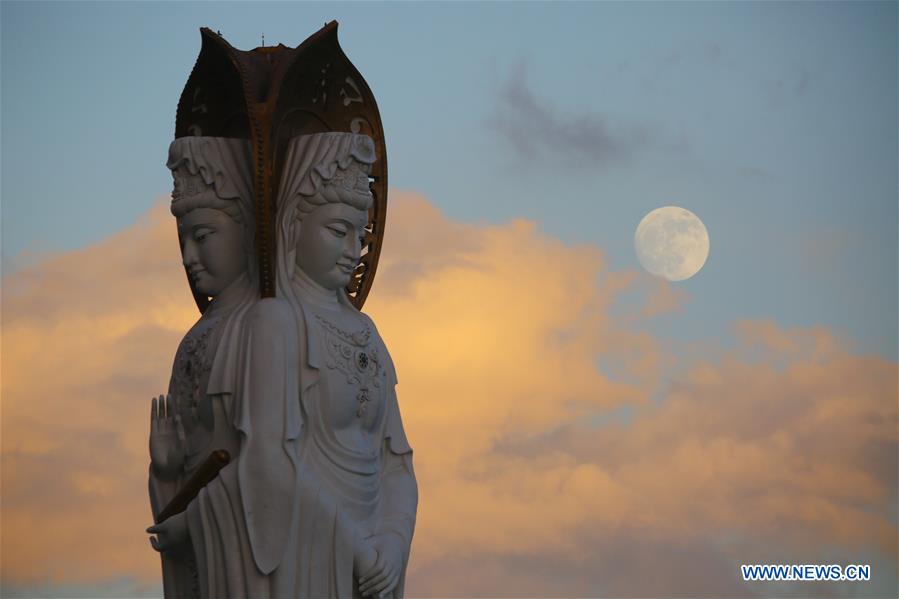 Enjoy the moon across China during Mid-Autumn Festival