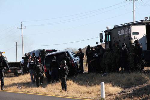 Mexico gunmen kill US customs agent
