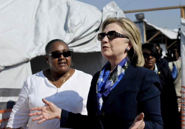 Clinton: US has no plans to suspend aid to Haiti