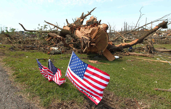 Over 350 killed, thousands homeless in deadly US tornadoes