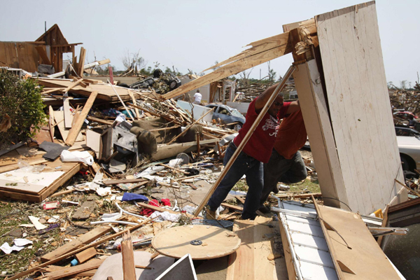 Over 350 killed, thousands homeless in deadly US tornadoes