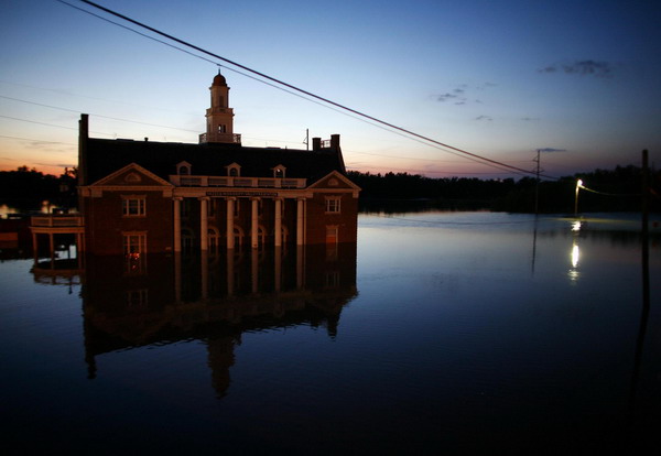 Coast Guard reopens part of Mississippi River