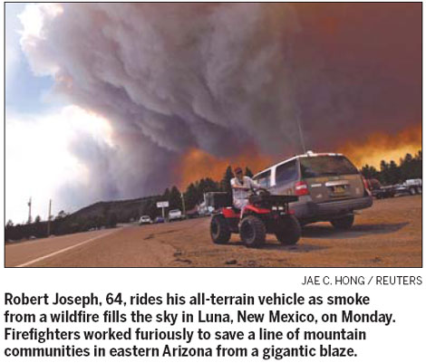 US wildfire forces large evacuation