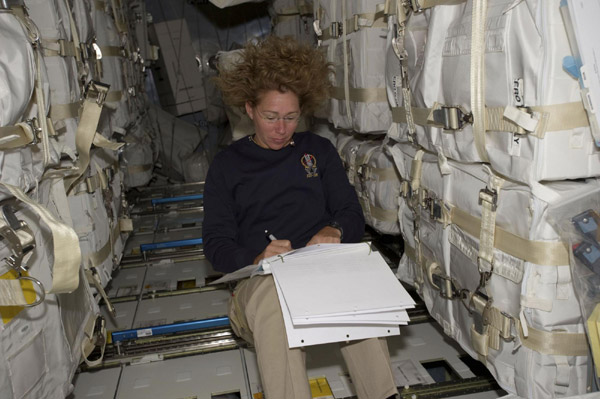 Astronauts woken up by second computer failure