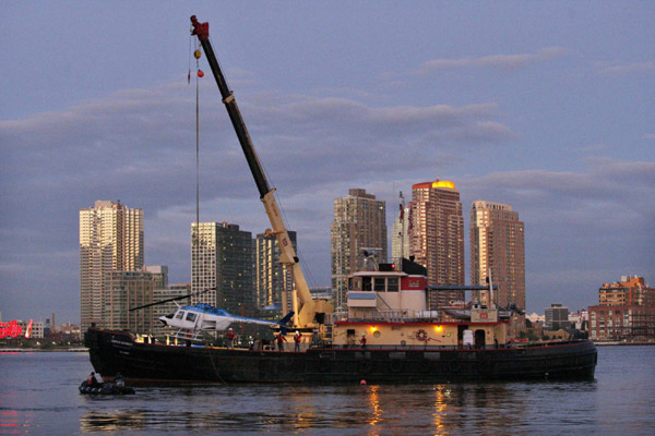 One dead as copter crashes in NY's East River