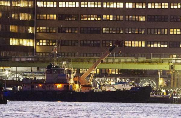 One dead as copter crashes in NY's East River