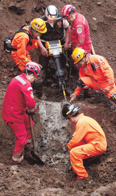 Central America mudslides kill 80