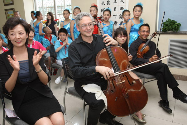 A symphony by US musicians and Chinese special kids