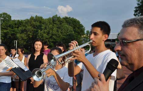 Chinese students visit US in exchange program