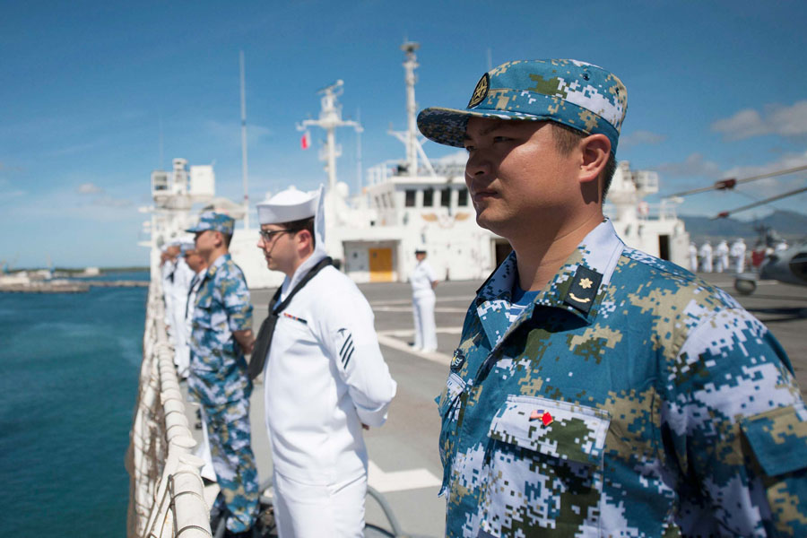 Chinese, US naval hospital ships conduct exchange