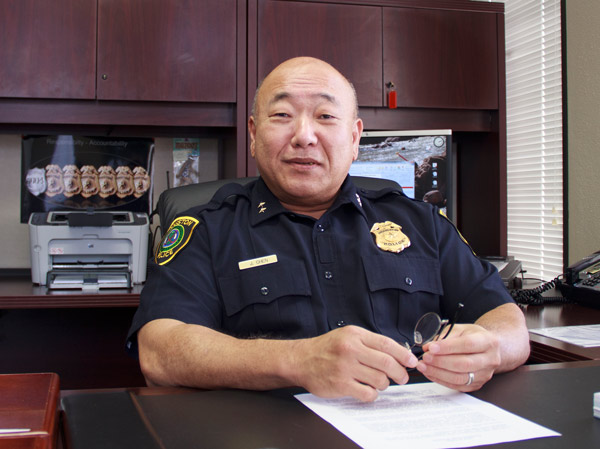 Chen connects police, Asian community