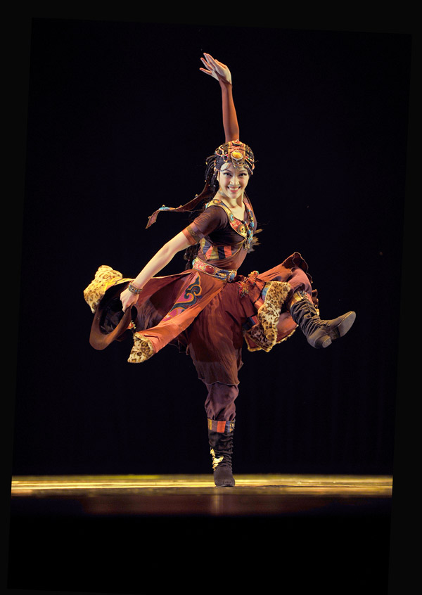 American, Chinese dance groups present <EM>Splendid China</EM>