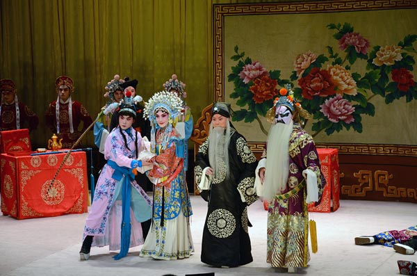 'Big' Peking opera staged in New York