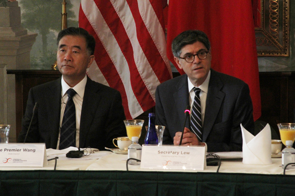 Chinese, US leaders meet with CEOs