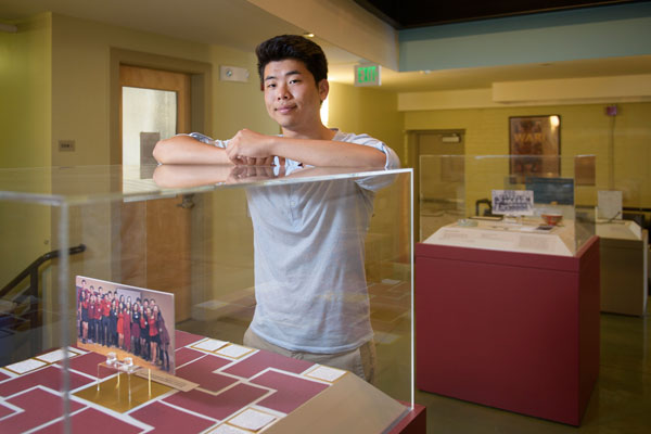 Stanford exhibit put a spotlight on Chinese Americans
