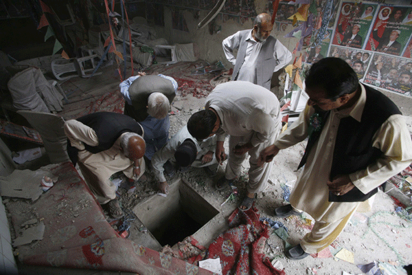 4 killed in Pakistan blasts