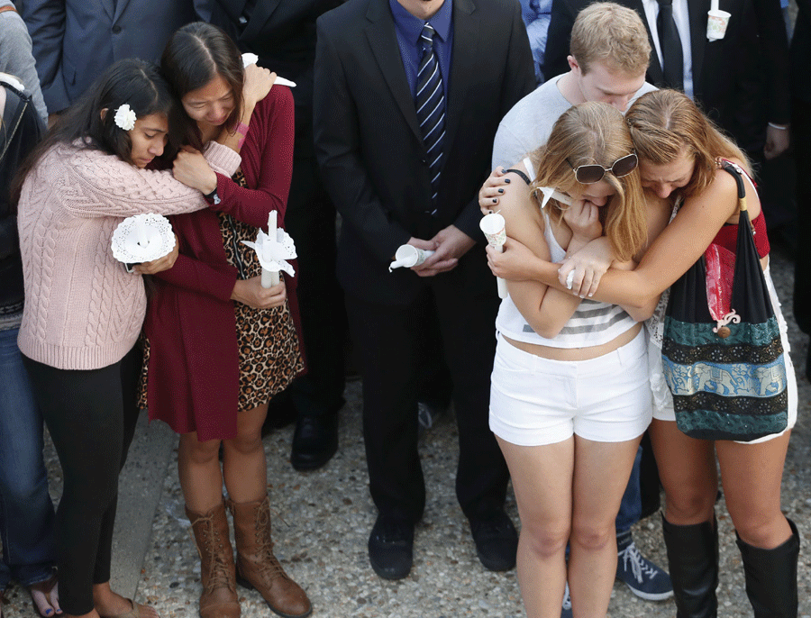 Candlelight vigil to mourn shooting victims in California