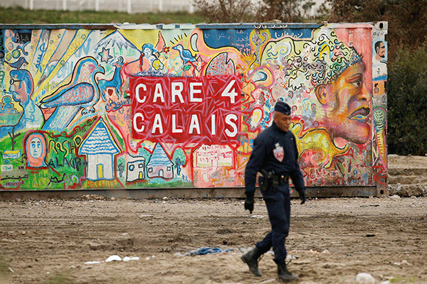 France to begin moving migrant minors from Calais on Wednesday