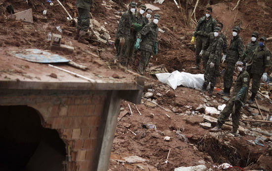 727 dead, 207 missing in Brazil floods