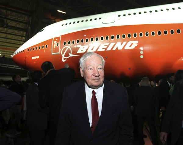 Boeing unveils new passenger plane 747-8 Intercontinental