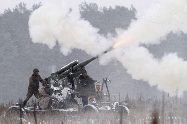 WWII battle re-enactment held in Kiev