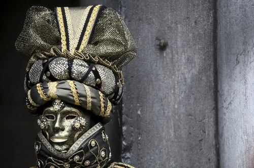 Venetian Carnival: Guess who am I?