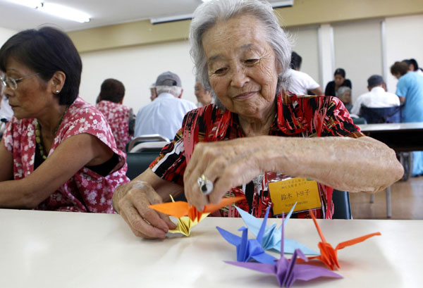 Paper cranes pray for quake-hit victims