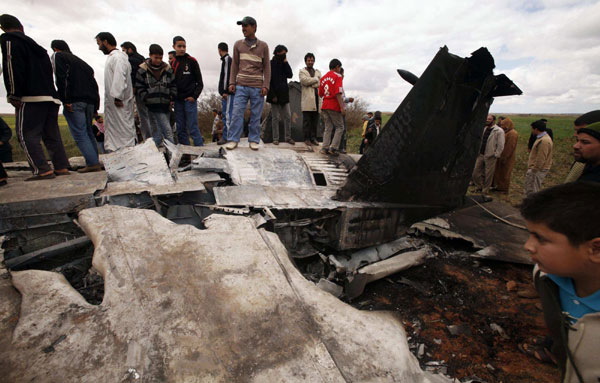 US warplane crashes in Libya, pilot safe