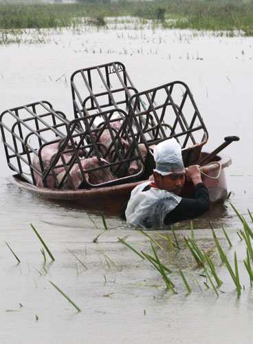 Death toll in flood-hit Thailand climbs to 13