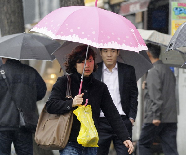 Fears over 'toxic rain' grow in S Korea