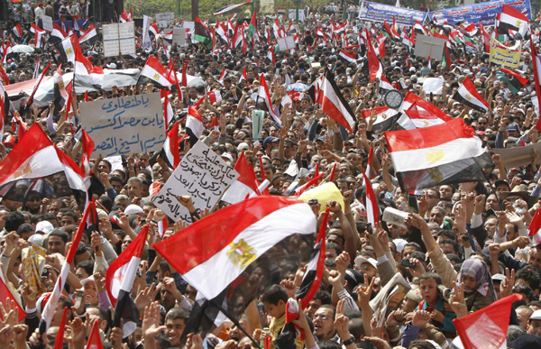 Protesters return to Tahrir Square in Cairo
