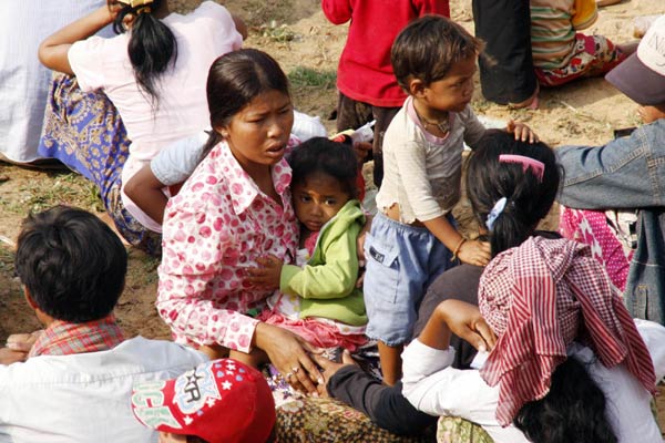 17,200 Cambodians evacuated during border clash