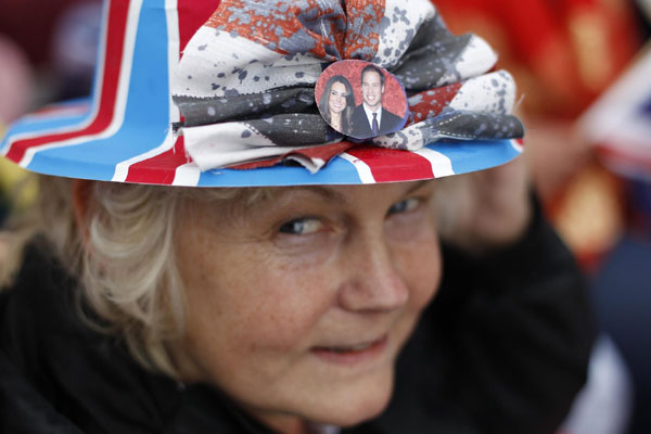 Royal wedding fans wait for big moment