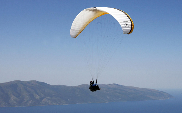 The annual Balkan paragliding competition