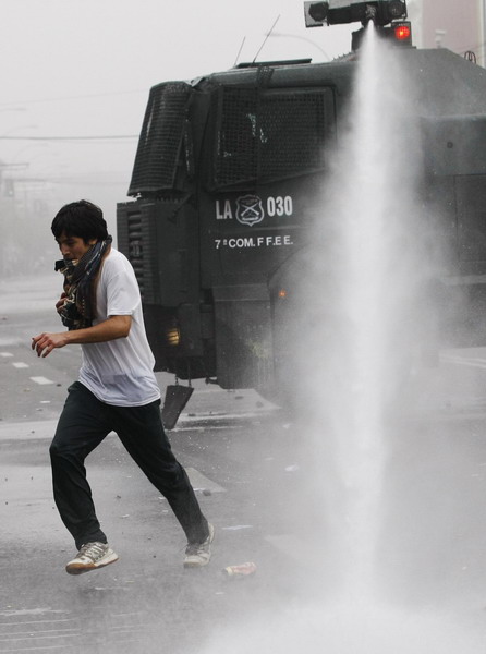 Chile students protest for education reform