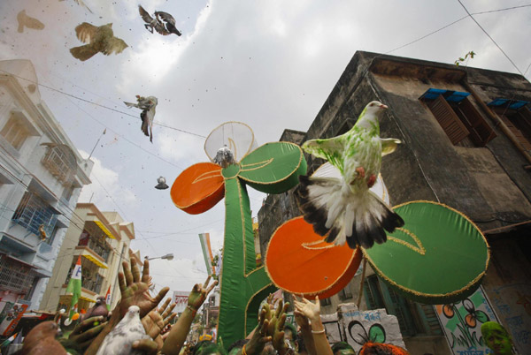 Snapshots: the world in 24 hours, May 13