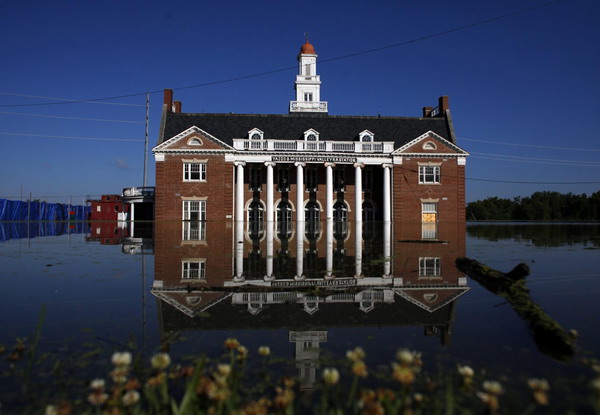 Coast Guard reopens part of Mississippi River