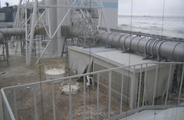 Water rushes into Fukushima nuke power plant