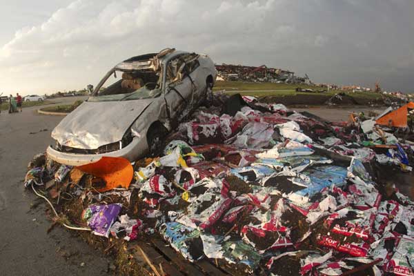 Deadly tornado lashes US Missouri town