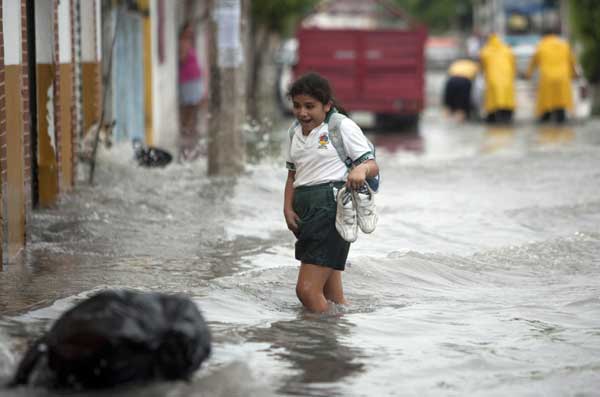 Heavy rain hits Cancun