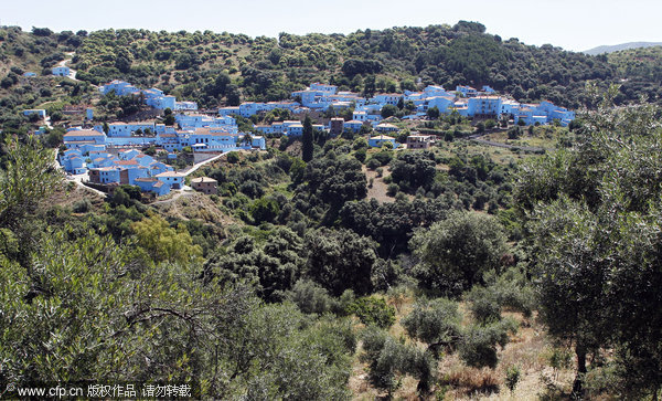 Spanish town painted blue to promote Smurfs