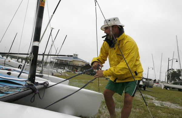 Tropical Storm Lee drenches Louisiana coast