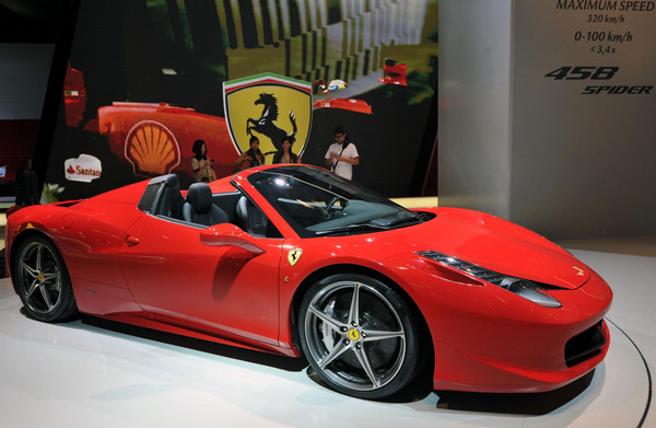 Luxurious cars gather at Int'l Motor Show