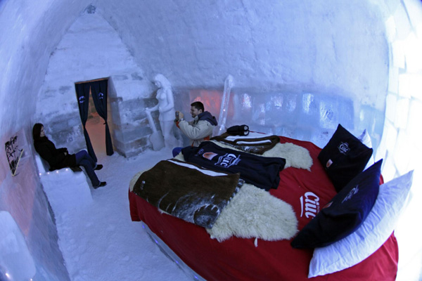 Romanian ice hotel offers cool experience
