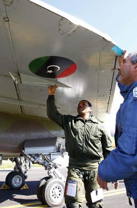 Libyan Air Force tests fighters