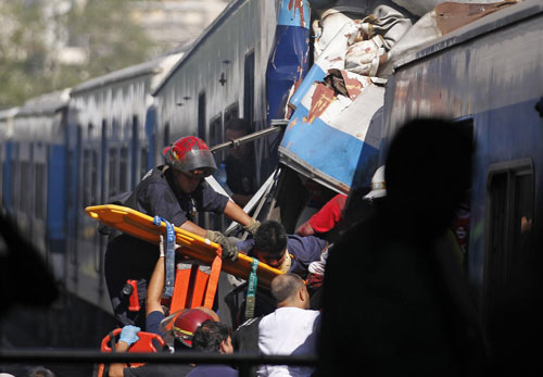 Argentine train crash kills 49