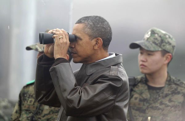Obama visits Korean border ahead of nuclear summit
