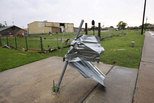 Tornado sweeps through Texas